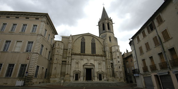 Bild: Kirche in Carpentras Bild: Kirche in Carpentras