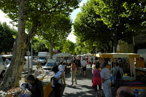 Bild: Am Markt von Malaucene