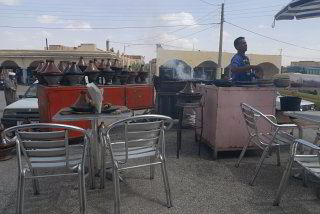 Der Grillmeister bei einer Rast unterwegs Der Grillmeister bei einer Rast unterwegs