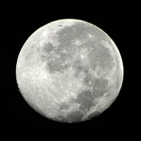 Der Mond über der Wüste ist sehr klar Der Mond über der Wüste ist sehr klar