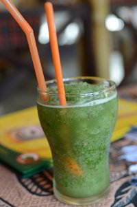 Minze-Limetten-Limonade mit gecrushtem Eis Minze-Limetten-Limonade mit gecrushtem Eis