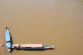 Zwei Boote auf dem Nam Ou Zwei Boote auf dem Nam Ou