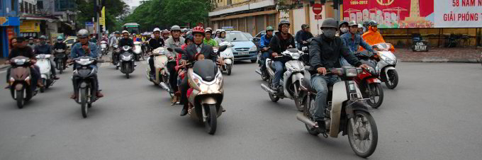 Mopeds wo hin das Auge reicht Mopeds wo hin das Auge reicht