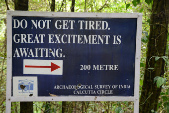 Bild: Schild auf dem Weg zu den Resten von Rabdentse Bild: Schild auf dem Weg zu den Resten von Rabdentse