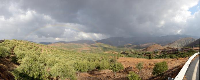 Bild: Landschaftspanorama mit Regenbogen Bild: Landschaftspanorama mit Regenbogen
