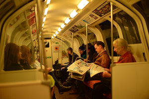 Bild: In der winzigen U-Bahn Bild: In der winzigen U-Bahn