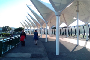 Bild: Eine sehr moderne Brückenkonstruktion Bild: Eine sehr moderne Brückenkonstruktion