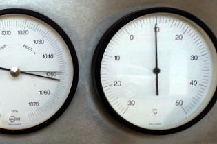 Bild: Thermometer beim Gasthof Bild: Thermometer beim Gasthof