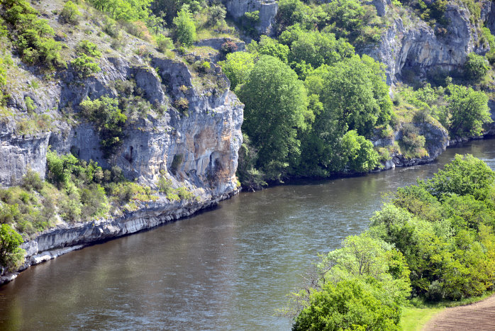 Kalksteiwand an der Dordogne Kalksteiwand an der Dordogne