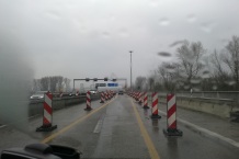 Bild: Regen auf der Schiersteiner Brücke Bild: Regen auf der Schiersteiner Brücke