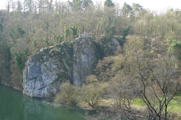Da hinten steht er, der König Konrad Da hinten steht er, der König Konrad