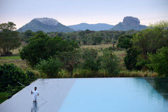 Bild: Blick über den Pool auf Sigiriya Bild: Blick über den Pool auf Sigiriya