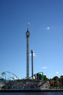 Bild: Ein Freefalltower in Gröna Lund Bild: Ein Freefalltower in Gröna Lund