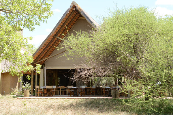Das offene Restaurant von aussen Das offene Restaurant von aussen