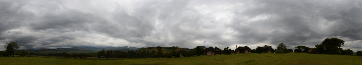 Bild: 360°-Schlechtwetterpanorama vor unserem Häuschen Bild: 360°-Schlechtwetterpanorama vor unserem Häuschen