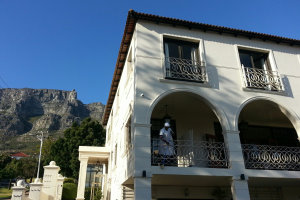 Bild: Vom Guesthouse kann man direkt auf die Seilbahn und den Tafelberg schauen Bild: Vom Guesthouse kann man direkt auf die Seilbahn und den Tafelberg schauen