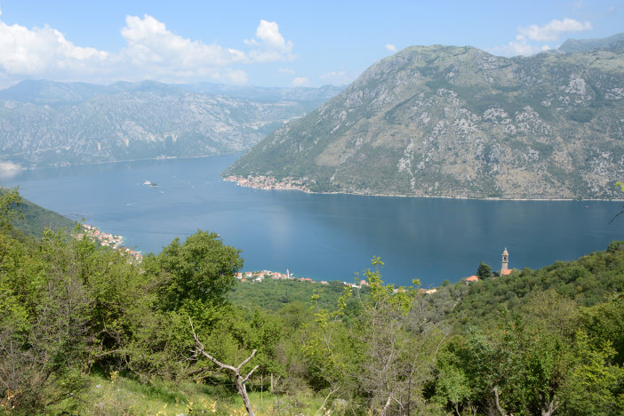 Schöner Blick auf die Bucht von Kotor Schöner Blick auf die Bucht von Kotor