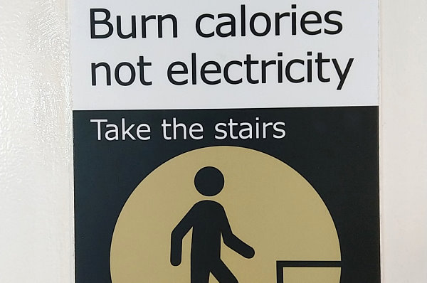 Schild in der Bücherei Schild in der Bücherei