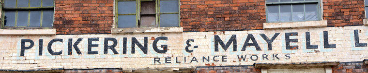 Bild: Werbung an einem Backsteingebäude Bild: Werbung an einem Backsteingebäude