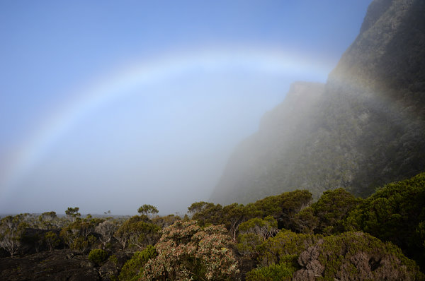 Ein Regenbogen in der Caldera Ein Regenbogen in der Caldera