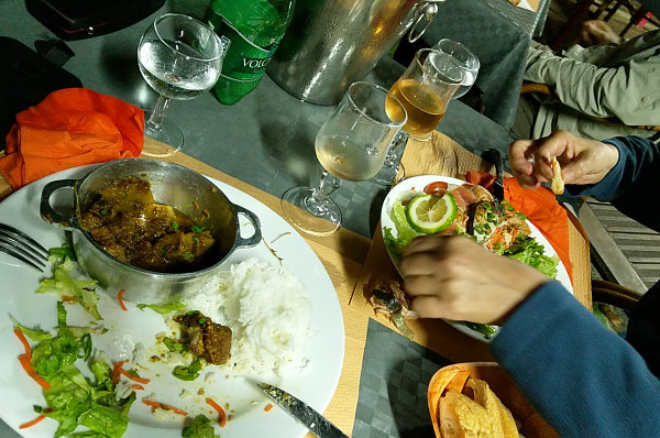 Ein Cari und ein Salade Océane Ein Cari und ein Salade Océane