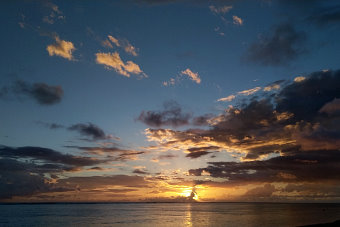 Bild: Sonnenuntergang hinter Wolken Bild: Sonnenuntergang hinter Wolken