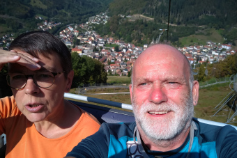 Bild: Mit dem Skilift hoch Bild: Mit dem Skilift hoch