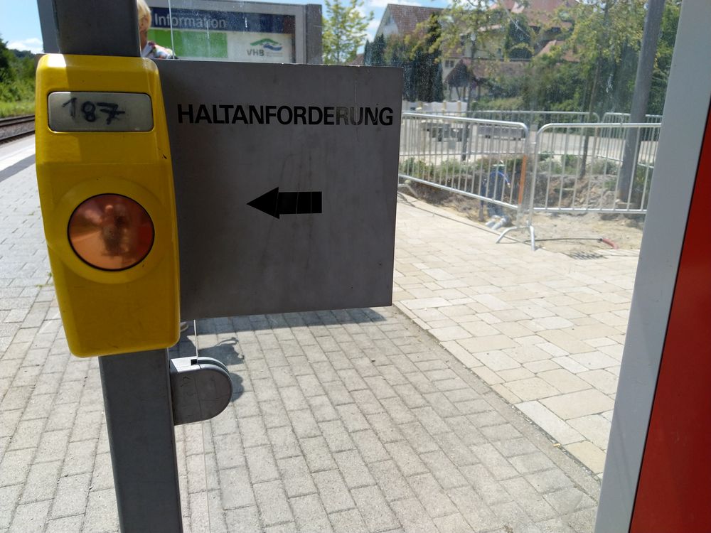 Hält der Zug sonst nicht? Hält der Zug sonst nicht?