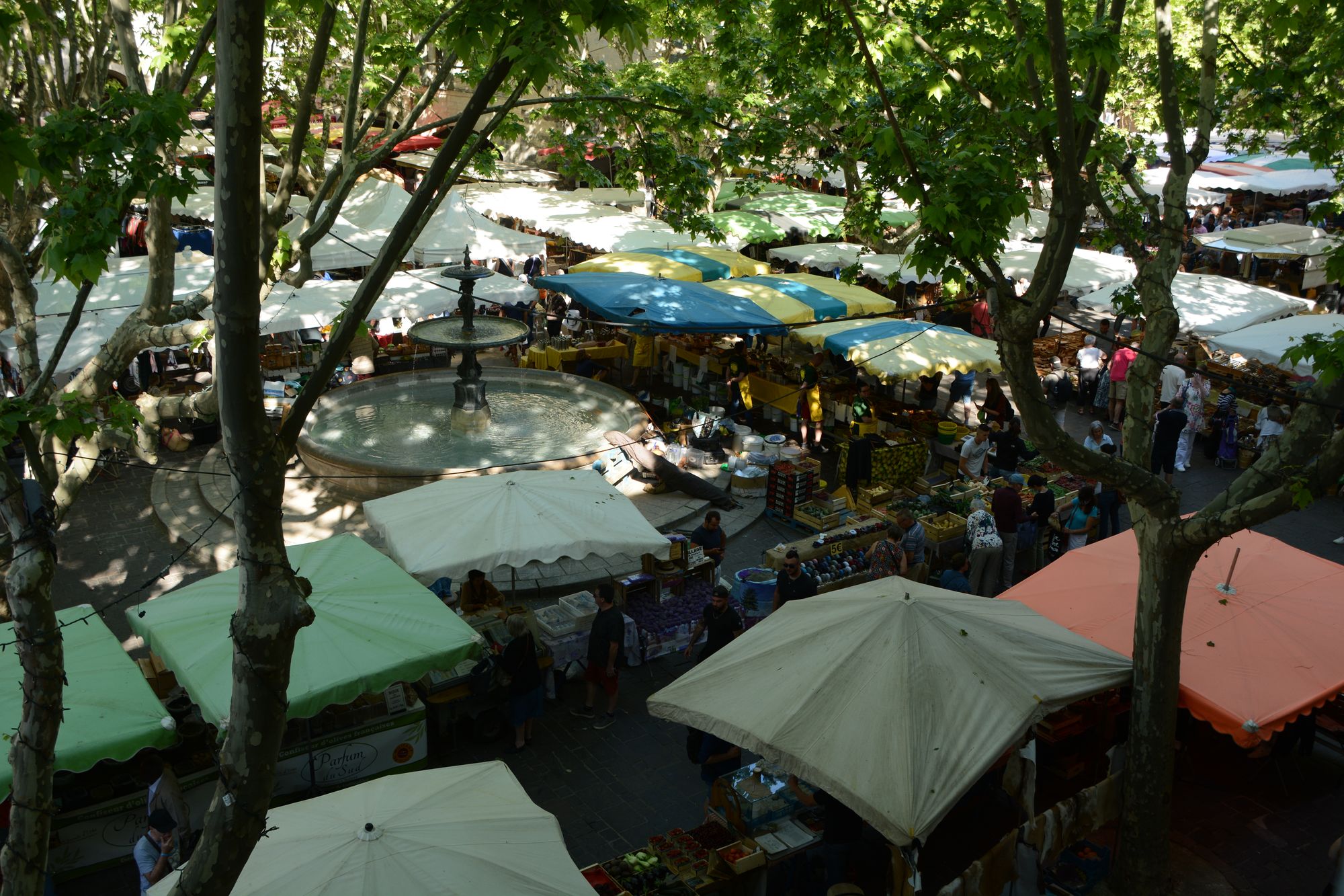 Blick von oben auf den Markt Blick von oben auf den Markt