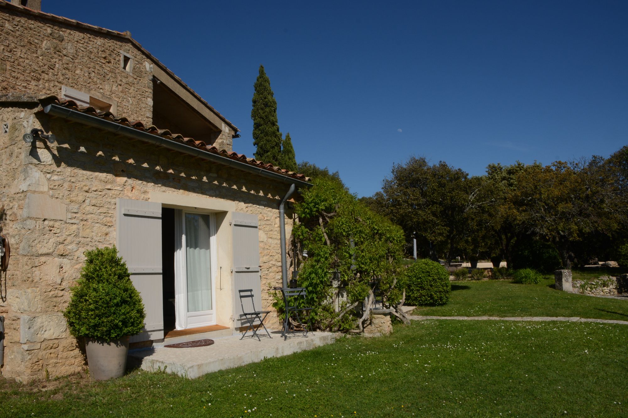Unser Zimmereingang und Terrasse Unser Zimmereingang und Terrasse