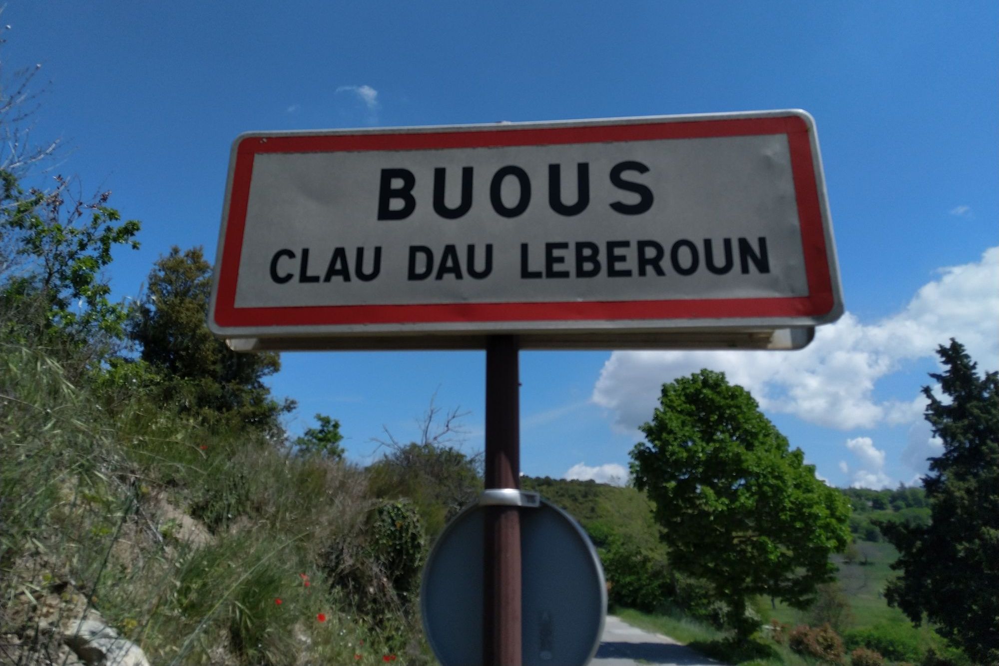 Buoux in provençale Buoux in provençale