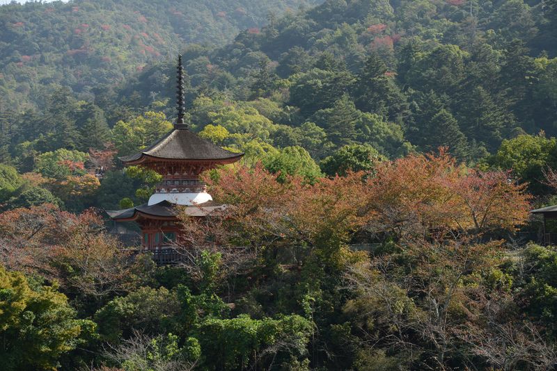 Die kleine Pagode oberhalb des Schreins Die kleine Pagode oberhalb des Schreins
