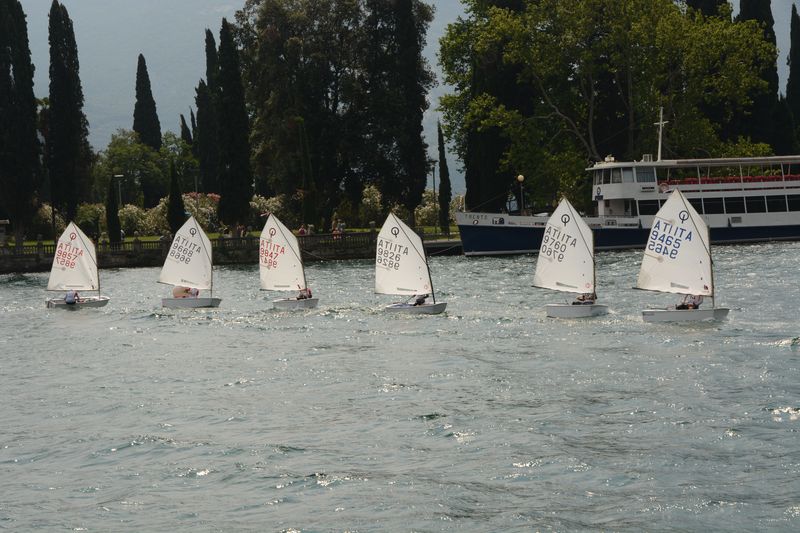 Der Wind freut nur die Wassersportler Der Wind freut nur die Wassersportler