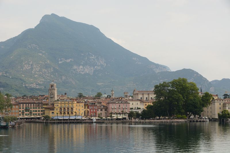 In Riva gibt es am Lido einen Café In Riva gibt es am Lido einen Café