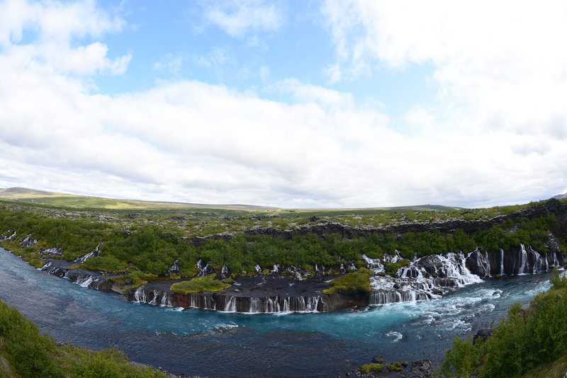 Hraunfossar mit Weitwinkel Hraunfossar mit Weitwinkel