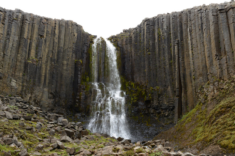 Wasserfall auf dem Weg zum Canyon Wasserfall auf dem Weg zum Canyon